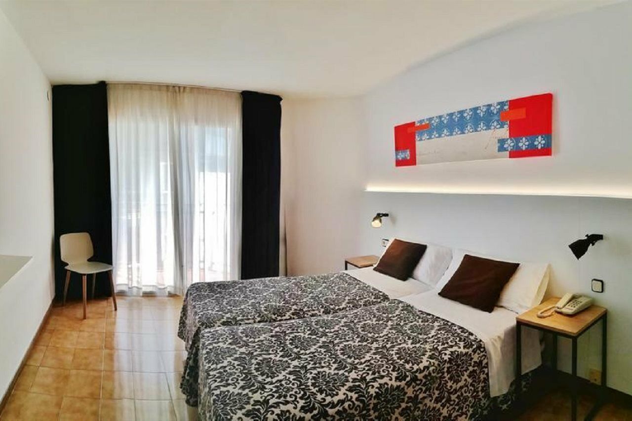 Hotel Miami Калелья Экстерьер фото